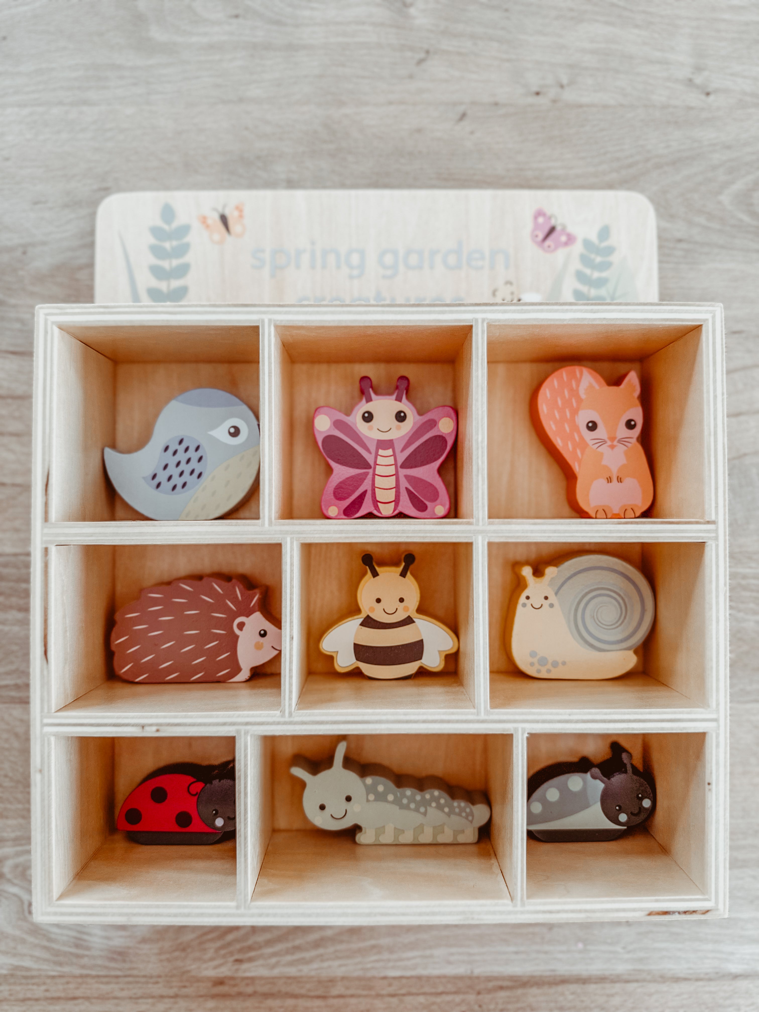 ππ¦π Houten huisje met lentediertjes ππ¦π