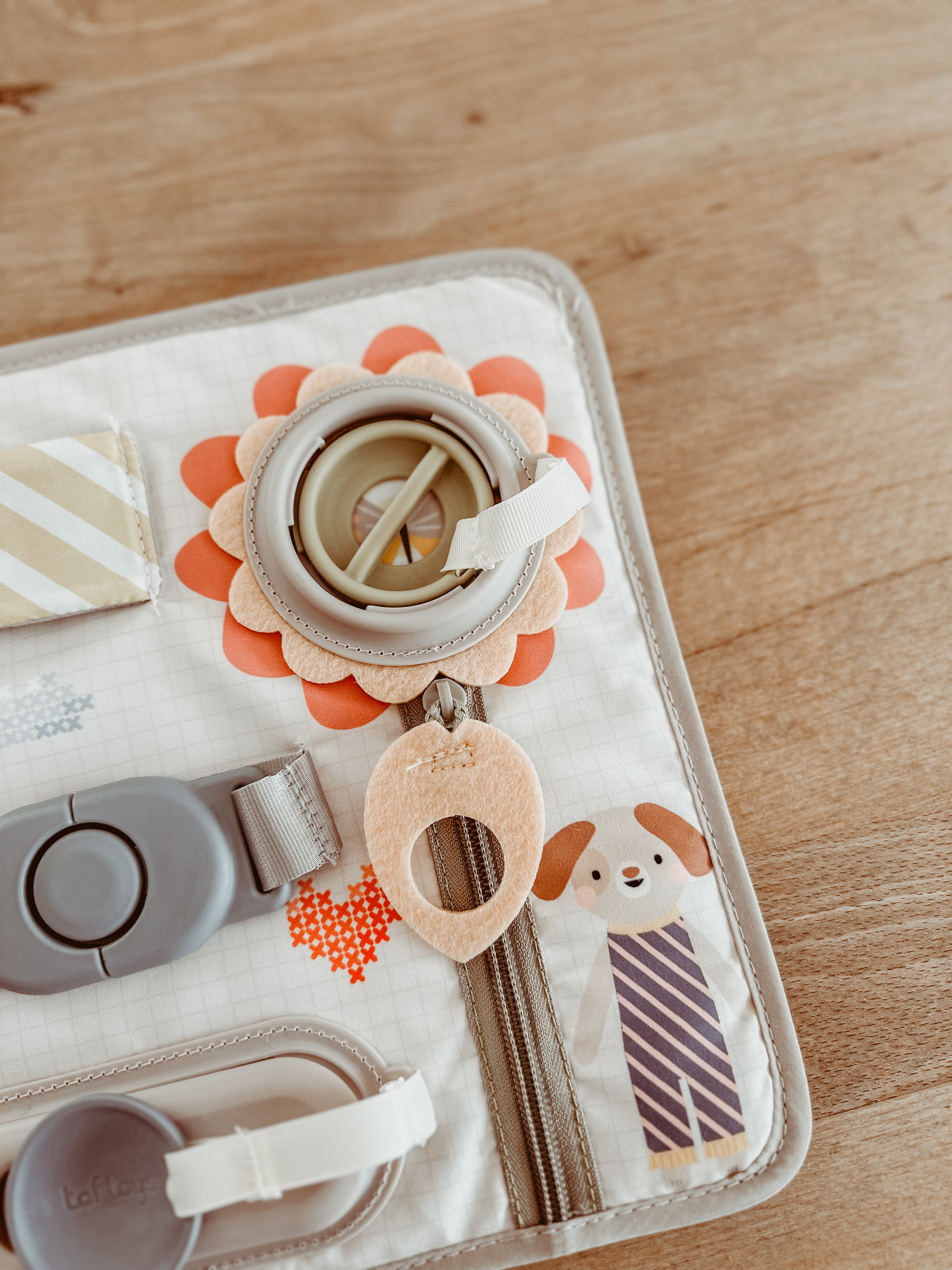 🐶 Snap ‘n learn • busy board 🐶