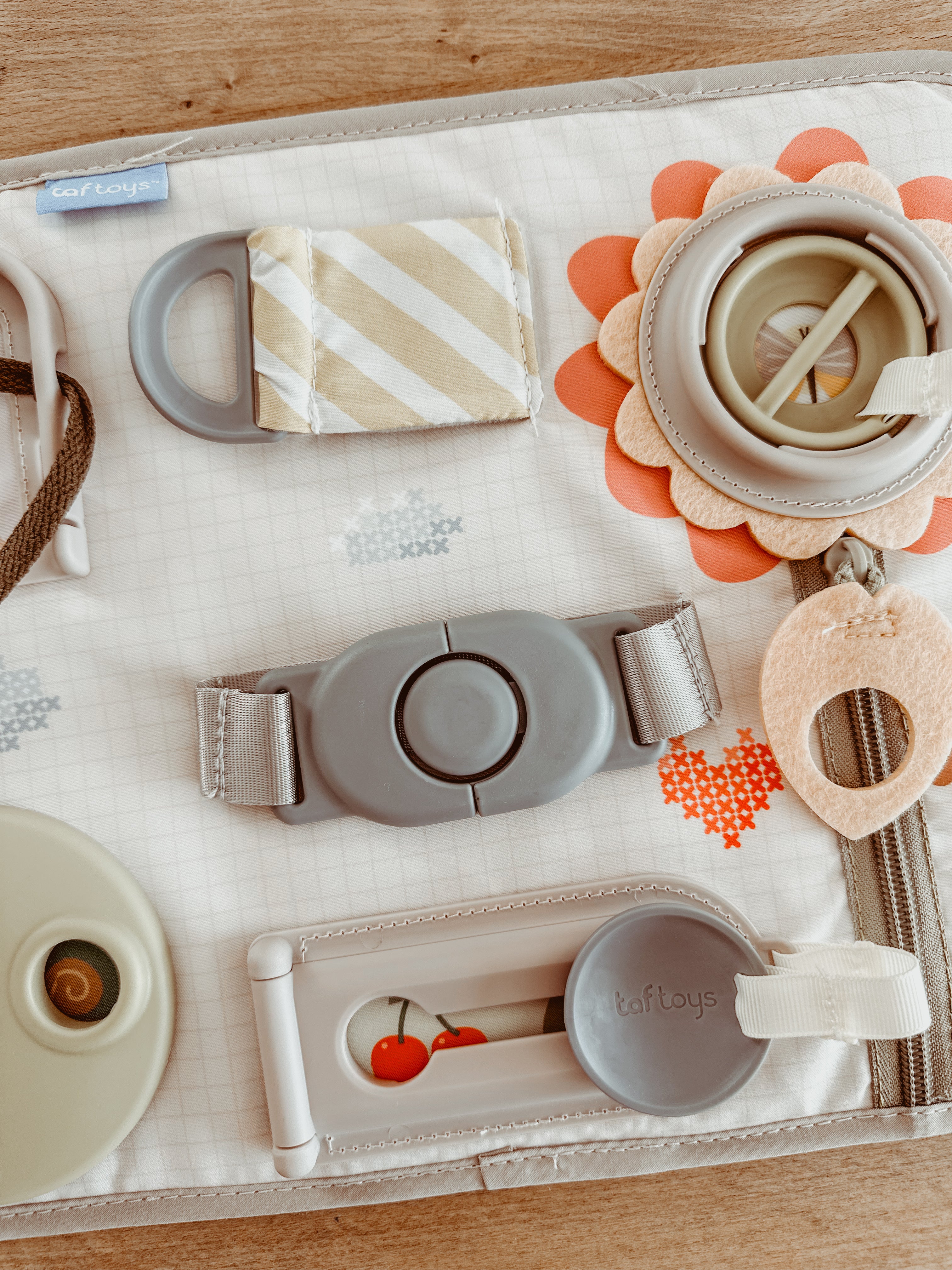 🐶 Snap ‘n learn • busy board 🐶