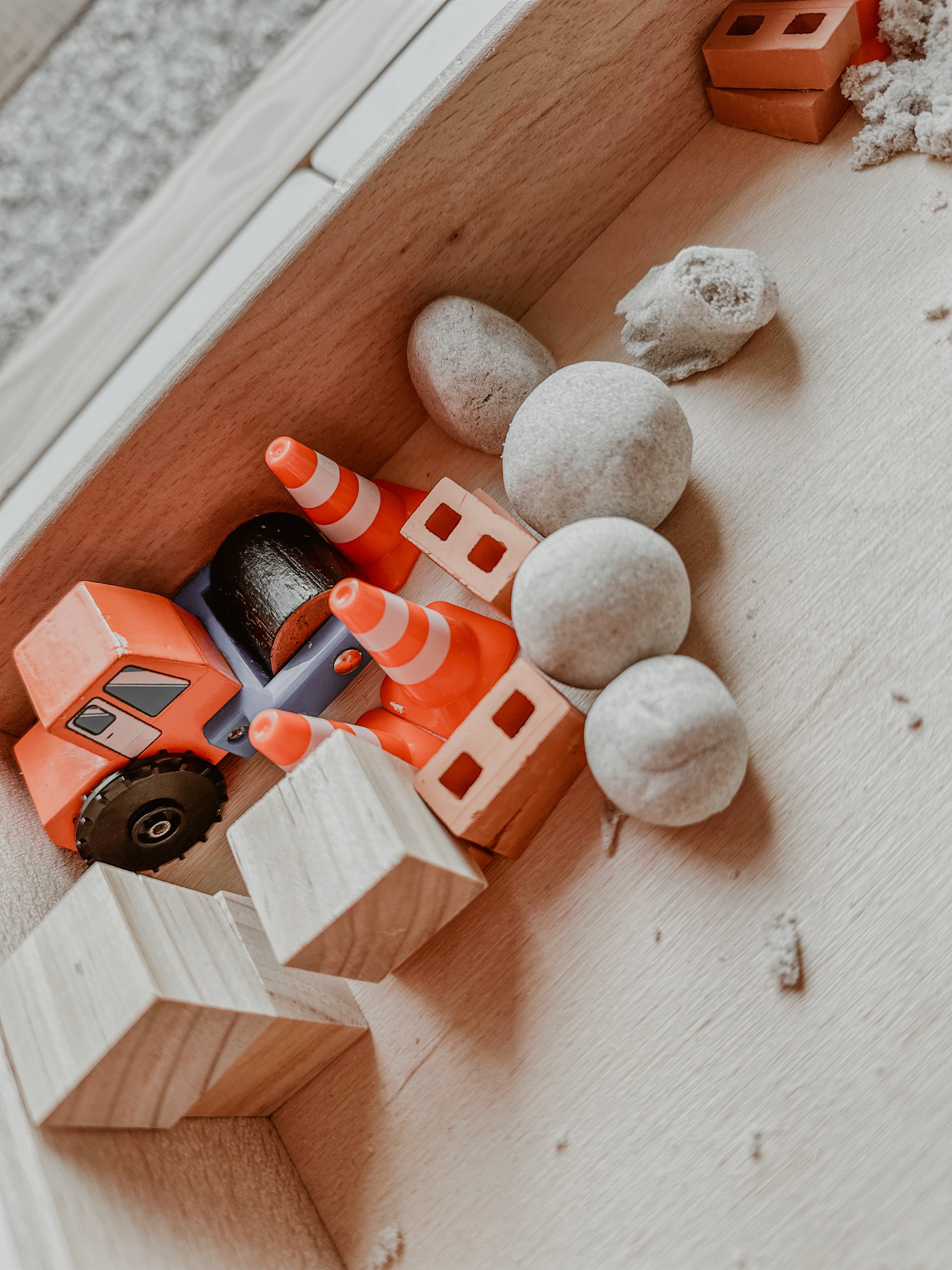 🚧🦺🧱 mini bouwwerf sensory box 🧱🦺🚧