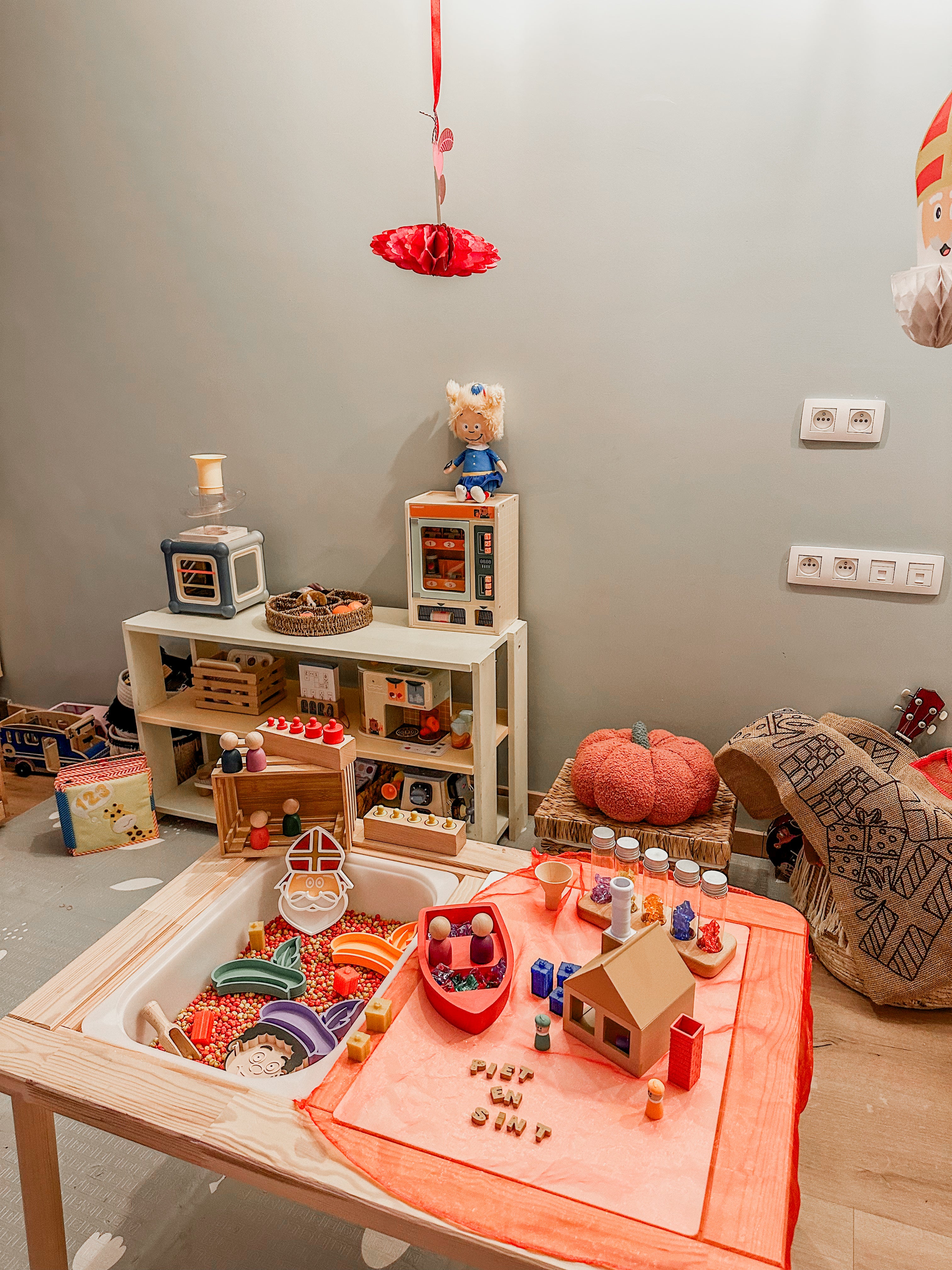 Pakjeshuis + loose parts: thema Sinterklaas ❤️