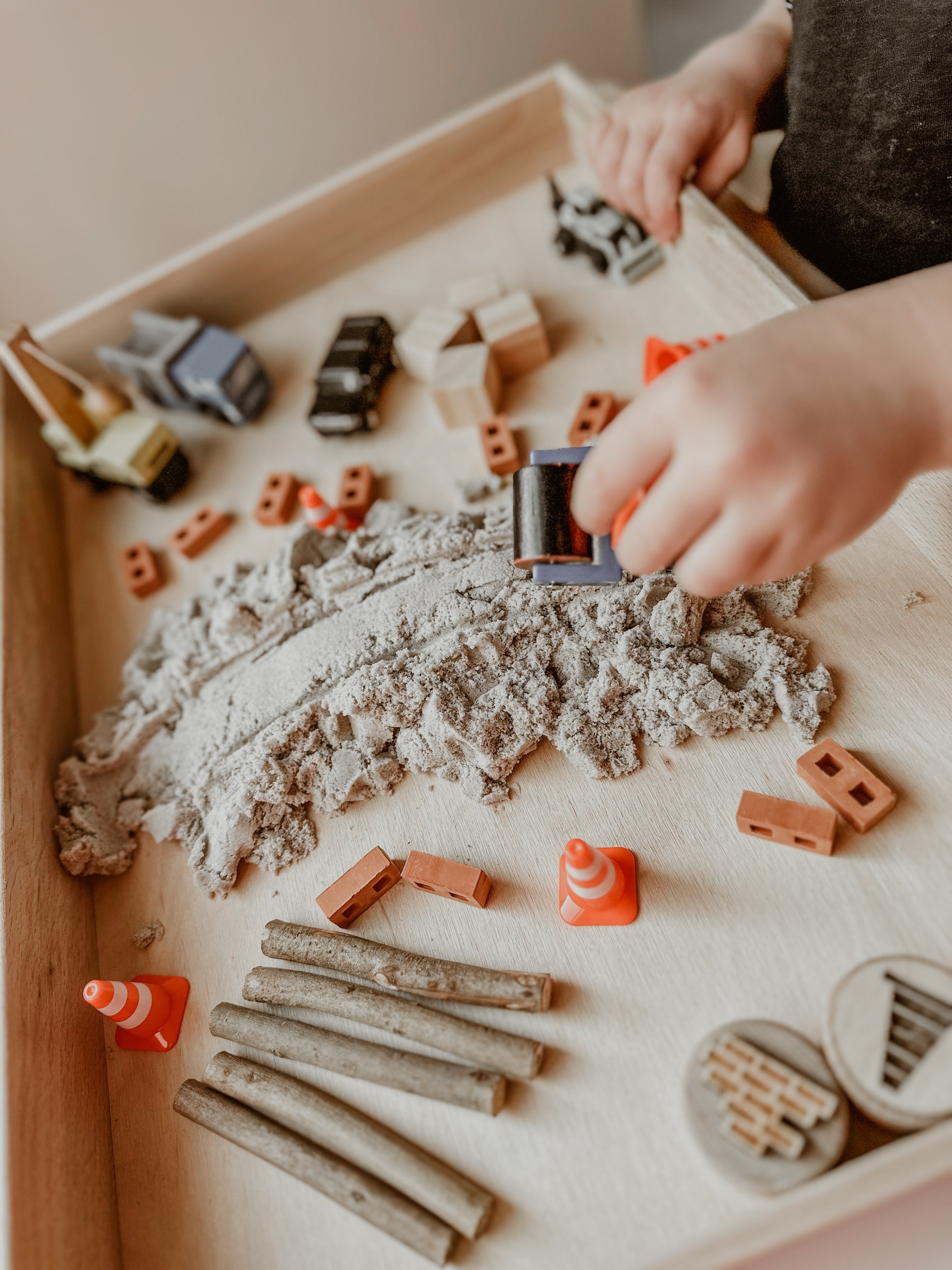 🚧🦺🧱 mini bouwwerf sensory box 🧱🦺🚧