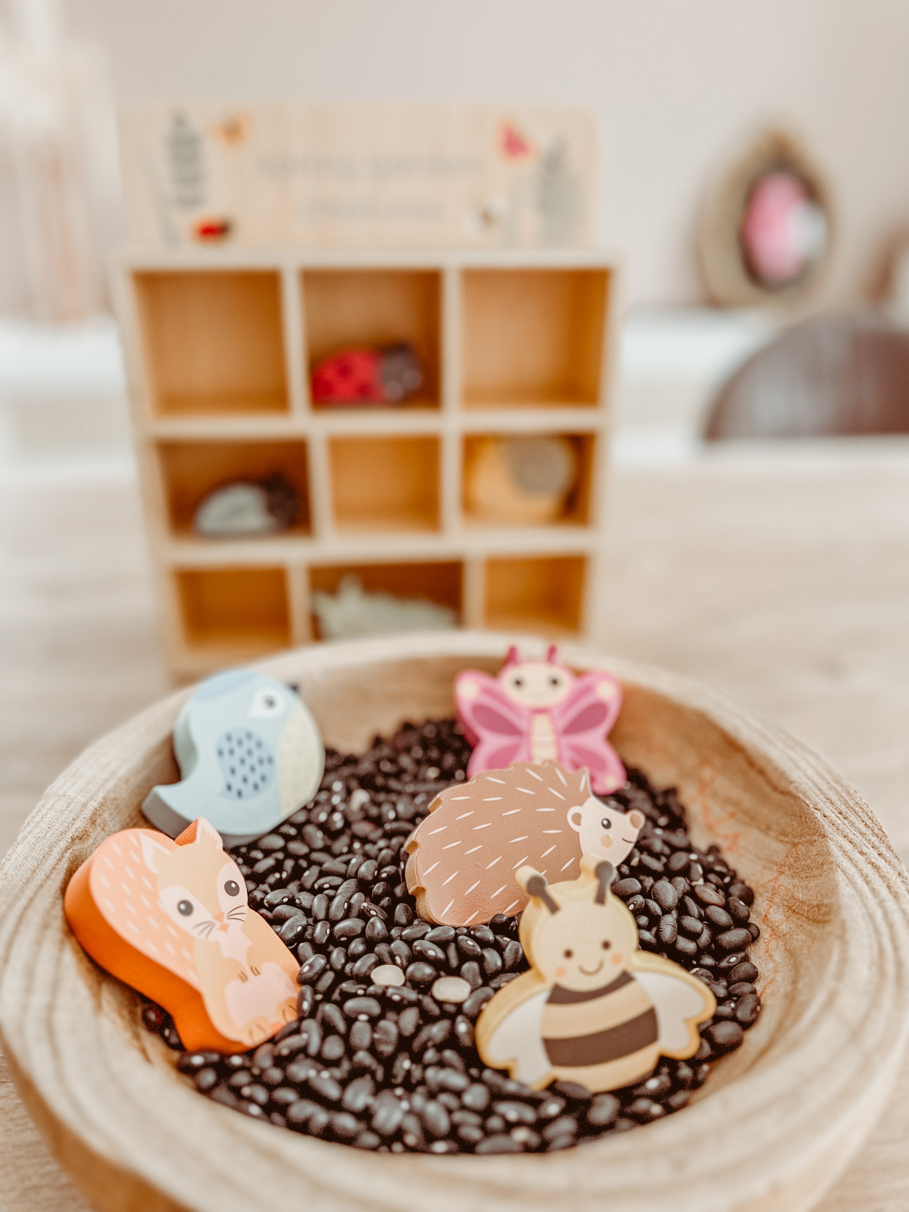 🐝🦋🐌 Houten huisje met lentediertjes 🐌🦋🐝