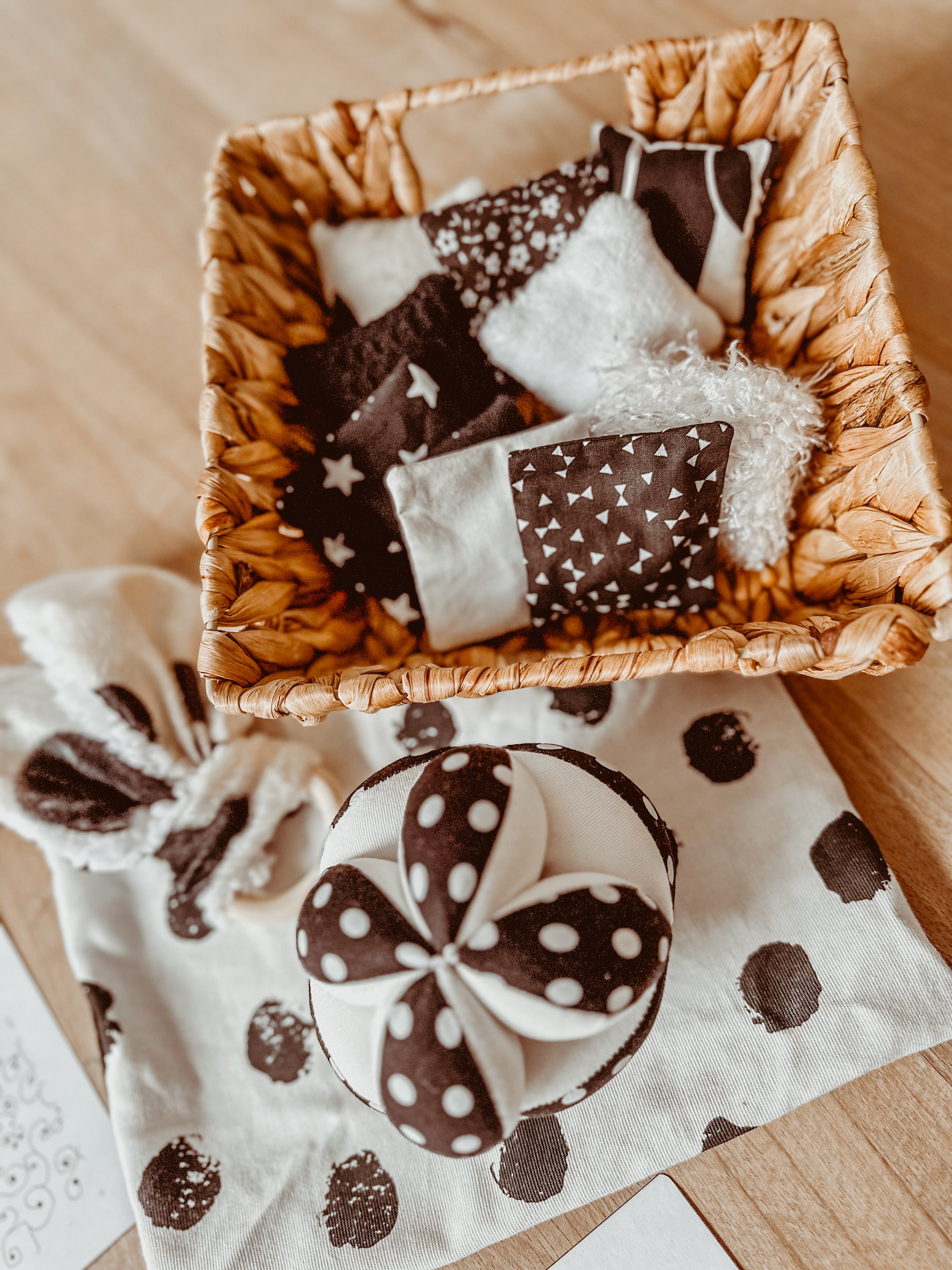 Ontdekkingstas baby 'CONTRAST'