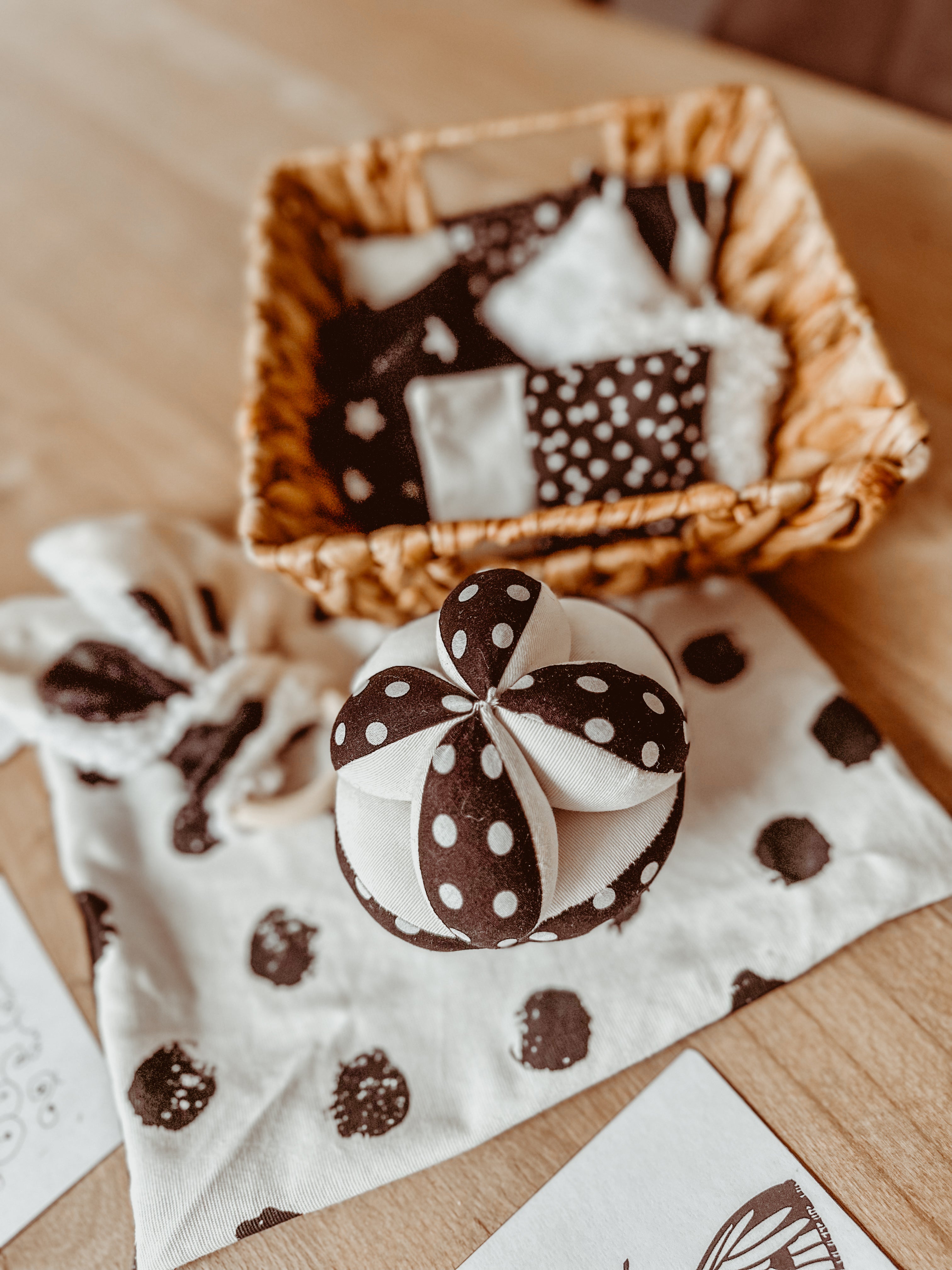 Ontdekkingstas baby 'CONTRAST'