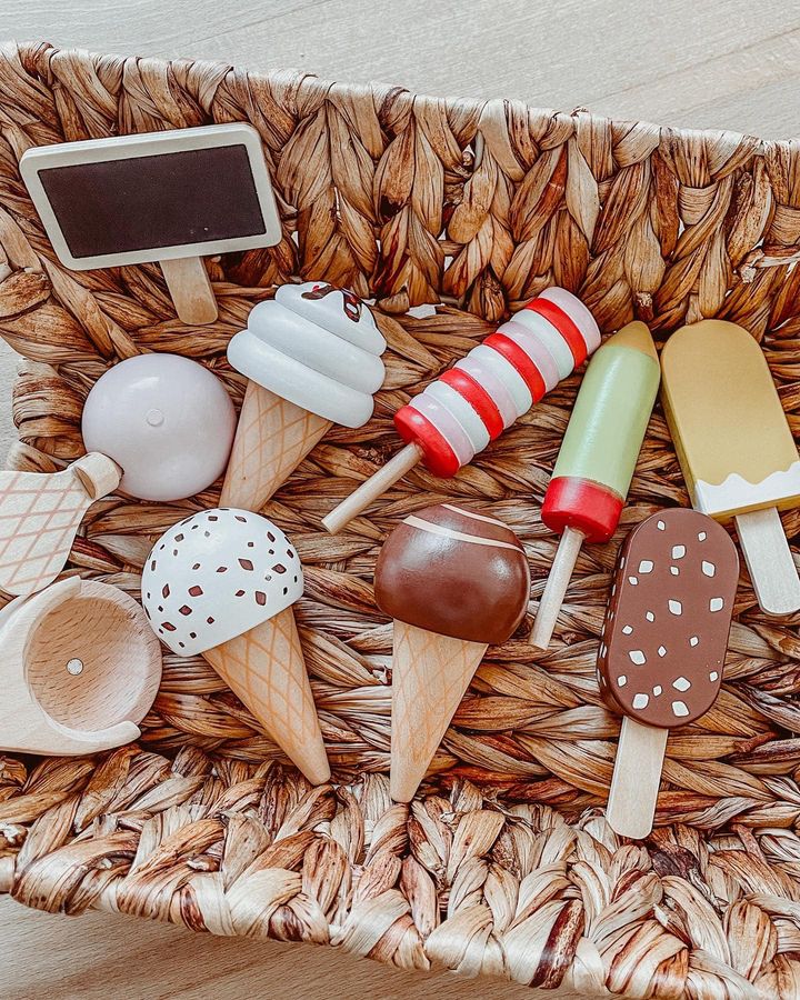 Ijsjes met houten staander